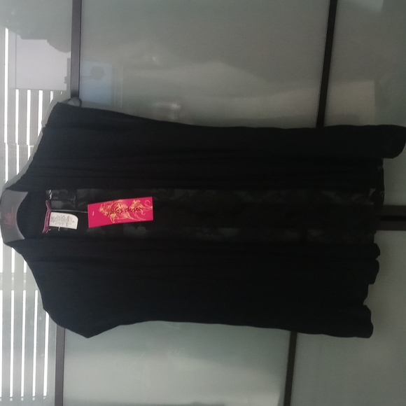 Black top - Picture 1 of 5